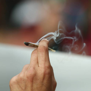 Consumo e porte de drogas em locais públicos serão multados; veja valor