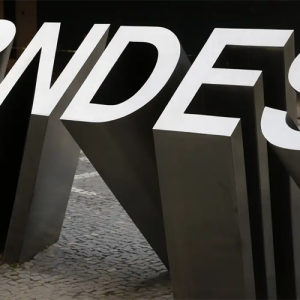 BNDES abre concurso com 150 vagas e salário de R$ 20,9 mil