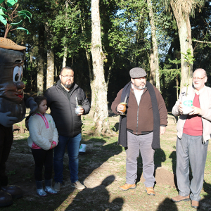 Plantio de árvores no Seminário celebra sucesso do concurso de chimarrão