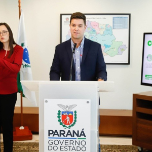 Paraná determina fechamento de shoppings e academias