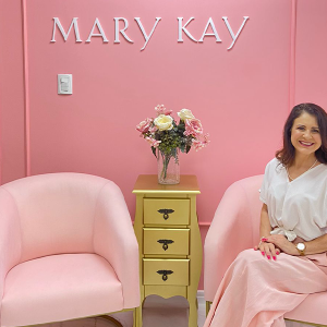 Sala Rosa disponibiliza aulas de automaquiagem e consultoria para clientes Mary Kay