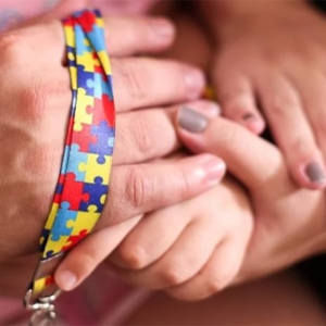 Aprovada lei que incentiva diagnóstico tardio de autismo em adultos e idosos