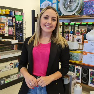 Loja faz sucesso com produtos “famosos” da internet