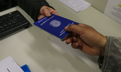 Recorde de carteiras assinadas: Paraná tem menor índice de desemprego em 10 anos