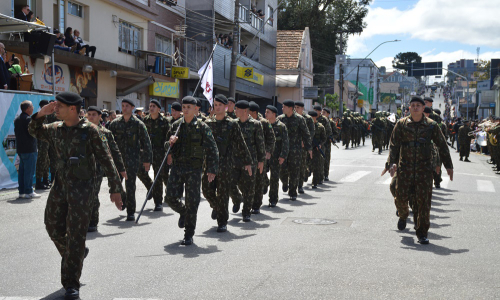 5º RCC convoca ex-integrantes para desfile de 7 de setembro; entenda