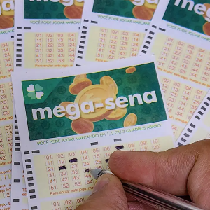 Mega-Sena acumula e prêmio supera R$ 6,5 milhões