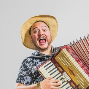 Santo Fole se apresenta em Mafra com dose dupla de festa