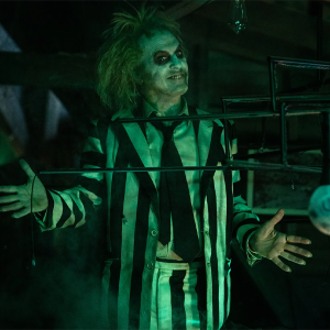 Beetlejuice retorna às telonas com a estreia do filme “Os Fantasmas Ainda Se Divertem” no Cineplus Emacite