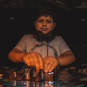 DJ mais jovem do Brasil abrirá show nacional nesta sexta-feira na III Mafra Fest