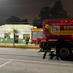 Incêndio atinge antiga cancha de bocha