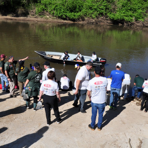 Voluntários se mobilizam neste sábado em prol do rio Negro; veja programação