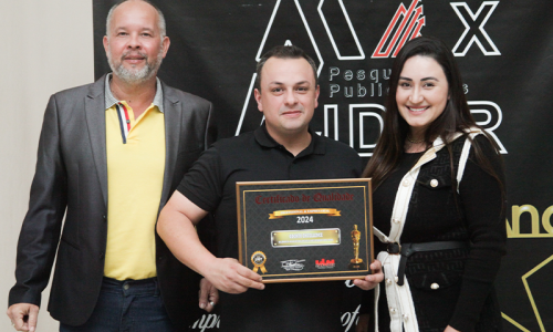 Eleita a melhor clínica odontológica de Rio Negro, Odonto Excellence brilha em noite de premiações