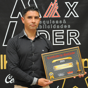 Radical Rodas Esportivas brilha em noite de premiações como melhor comércio do ramo
