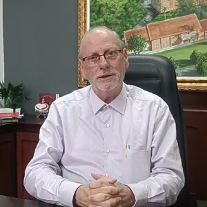 “Fui traído. E pela pessoa que a gente tem confiança, é muito triste”, diz James Valério sobre vice-prefeito