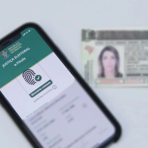 Eleitor precisa baixar e-Título até este sábado; veja onde encontrar o app