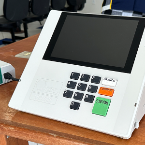 Cinco urnas apresentam problemas técnicos e são substituídas em Riomafra