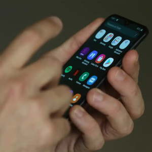 Celulares em escolas: você é contra ou a favor?