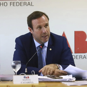 Vice-presidente da OAB se posiciona contra novas exigências para advogados