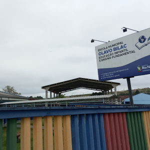 Escola Olavo Bilac promove feira com venda de produtos feitos pelos estudantes