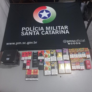 Polícia Militar e Vigilância Sanitária apreendem cigarros eletrônicos em conveniência