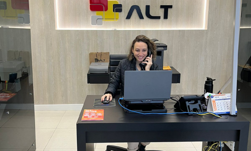 Conecte sua família à diversão com os planos de TV streaming e internet da ALT