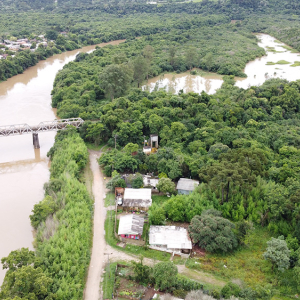 Com auxílio de drone, Defesa Civil monitora regiões de alagamento; veja imagens