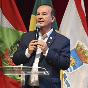 Governo de Santa Catarina suspende cobrança de IPVA de barcos e aviões