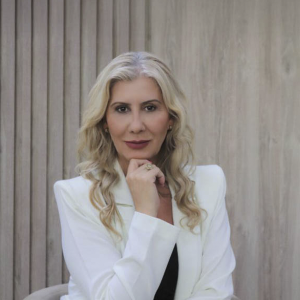 Luciane Ceretta toma posse para segundo mandato na presidência da Acafe