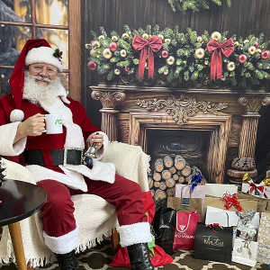 Associação Empresarial recebe o Papai Noel na noite desta quinta-feira
