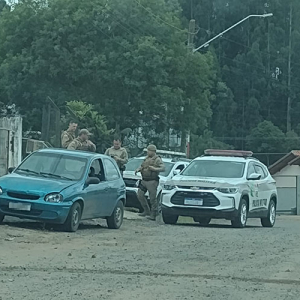 Na véspera de Natal, carro é furtado e recuperado pela PM em menos de uma hora