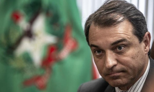 Quando acabar a tinta na caneta de Moisés