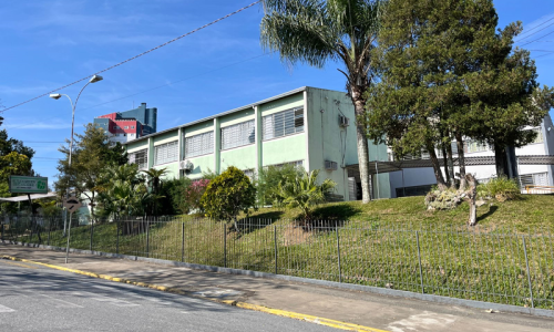 Paraná abre processo seletivo para 300 vagas na área de educação; saiba mais