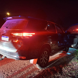 Camionete furtada é recuperada pela polícia a caminho de Foz do Iguaçu