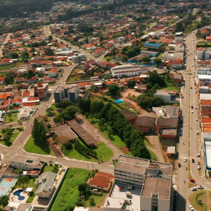 Setor de serviços cresceu 3,9% até novembro de 2024 no Paraná