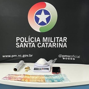 Dupla é presa por tráfico de drogas após perseguição na BR-116