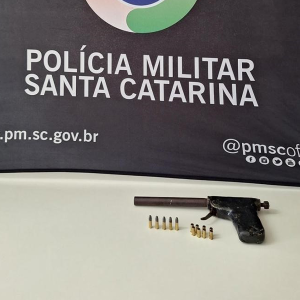 Homem é preso por porte ilegal de arma de fogo em operação da Polícia Militar