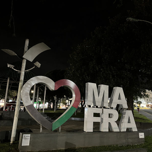 Furto de fiação deixa uma das principais praças de Mafra totalmente às escuras