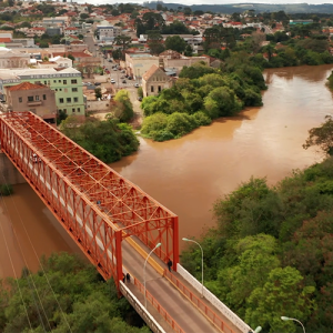 Ponte metálica será interditada para manutenções; veja quando