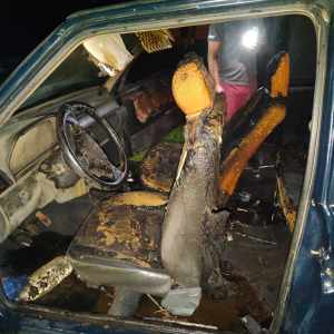Após furto de objetos, carro é incendiado na marginal da BR-280