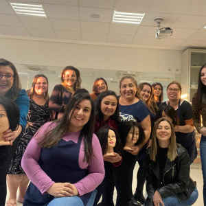 Cursos gratuitos na área da beleza estão com inscrições abertas; veja como participar