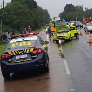 Colisão entre carro e caminhão deixa vítima fatal na BR-116, em Itaiópolis