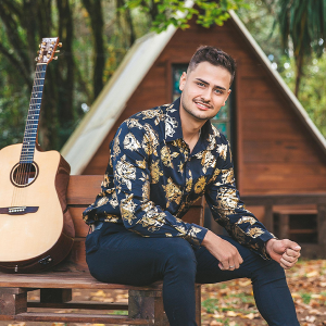 “Inteligência Artificial”: cantor rionegrense lança sua primeira música