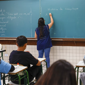 Estado lança edital para ampliar jornada de trabalho de professores